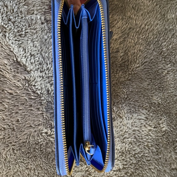 Kate Spade Wallet (New York) - Picture 3 of 4